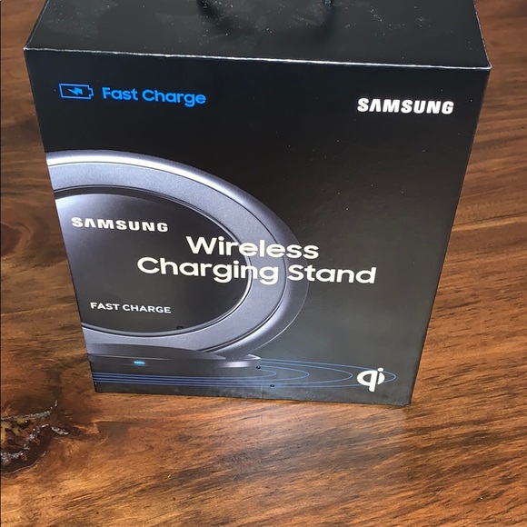 Brand New Wireless Charger!!! - Picture 1 of 3